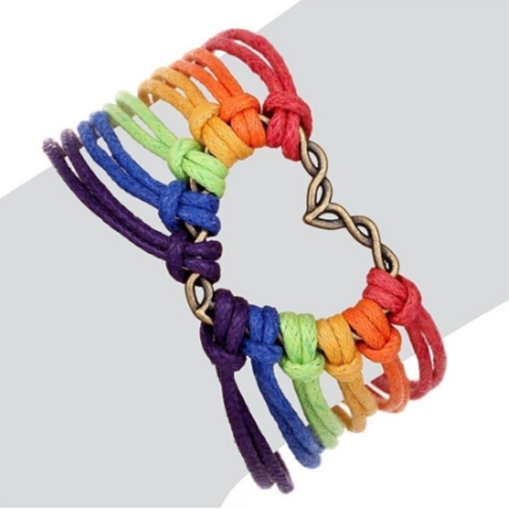 🌈 Pride! Rainbow Heart Bracelet - Picture 3 of 4